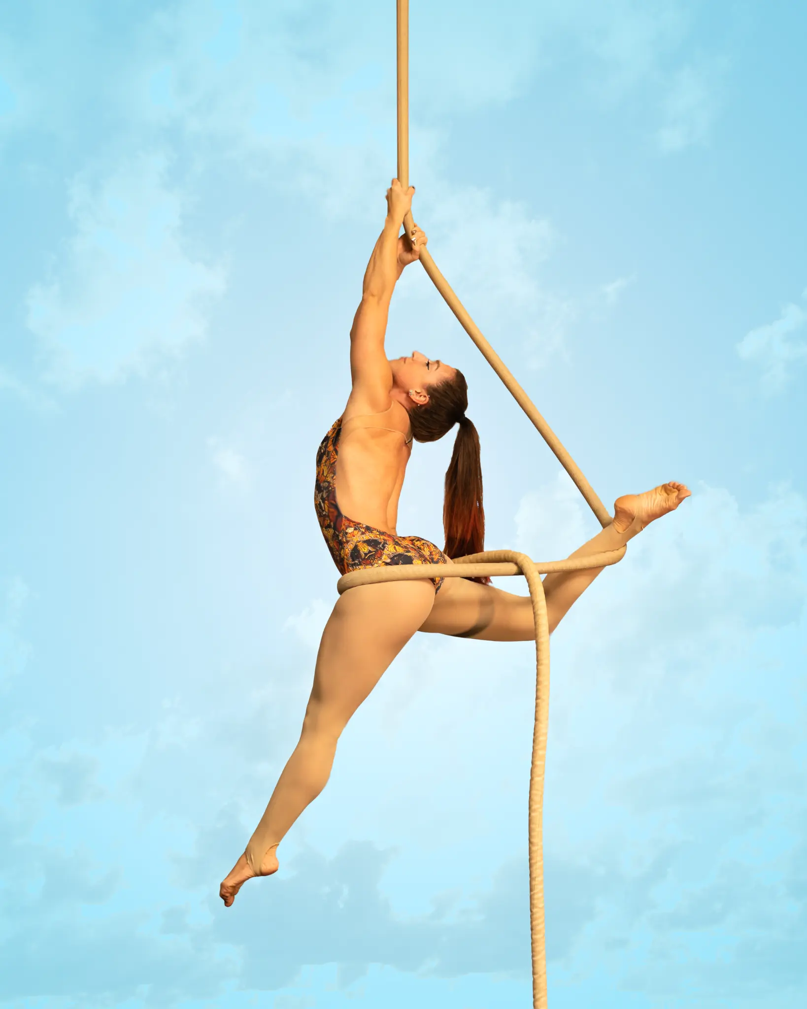 Chelsea Rope Chelsea St Jacques - Aerial Artist & Physiotherapist
